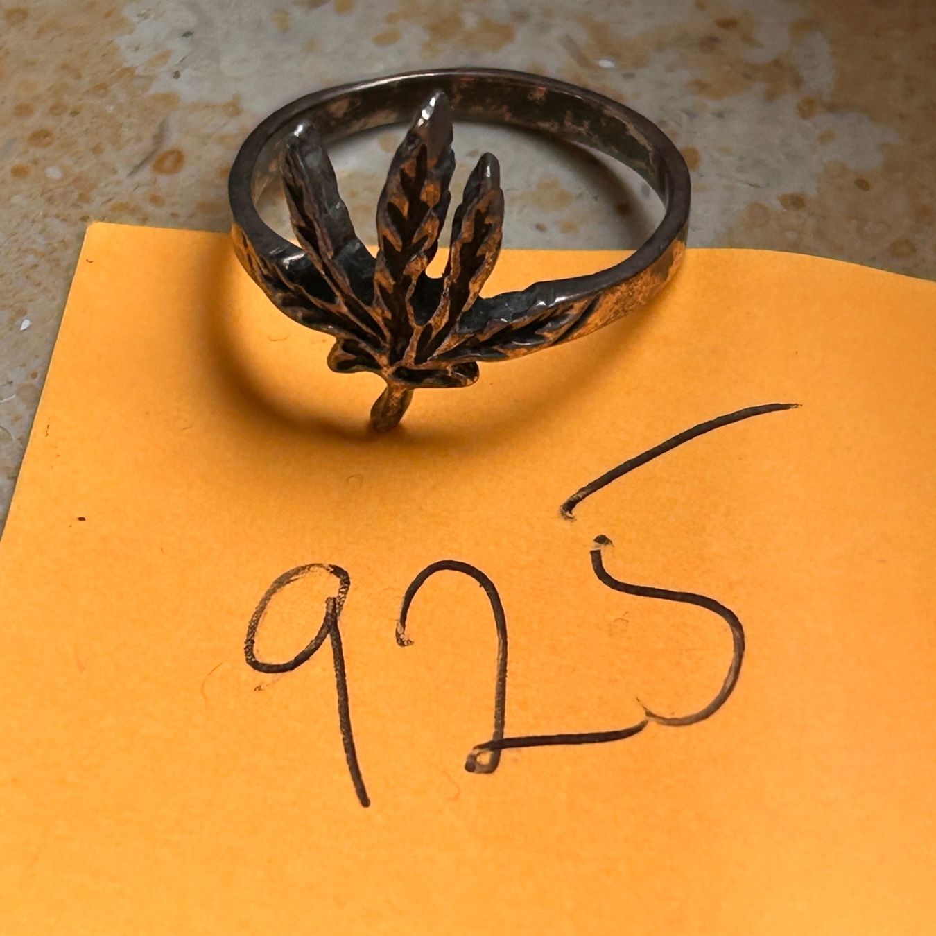 Anelli: Silber Ring mit Hanfblatt Motiv (57.5) – Usato da Laufen venduto da Bellebellezza 7