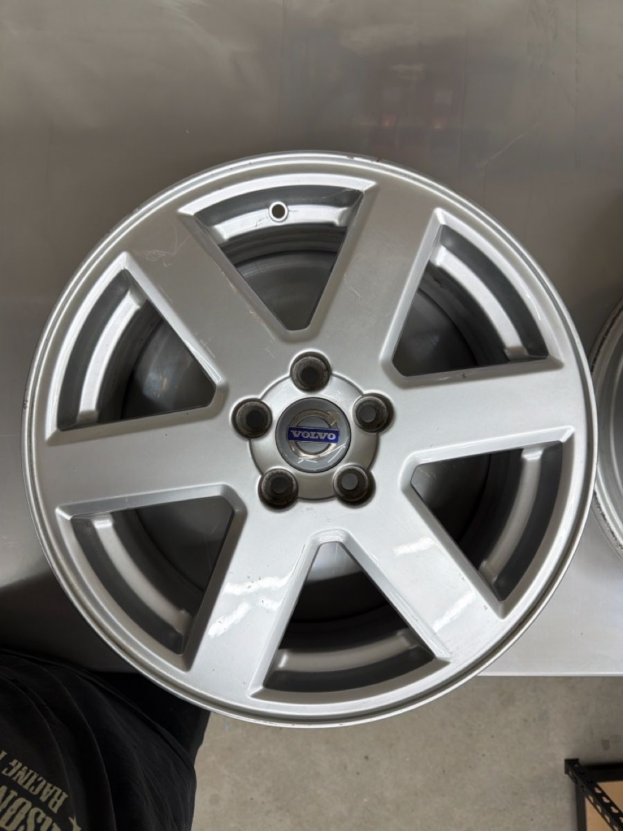 Volvo Cerchioni: Volvo Neptune Felgen – Usato da Zumikon venduto da robinhardi 2
