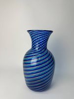Vase en verre soufflé bleu Murano