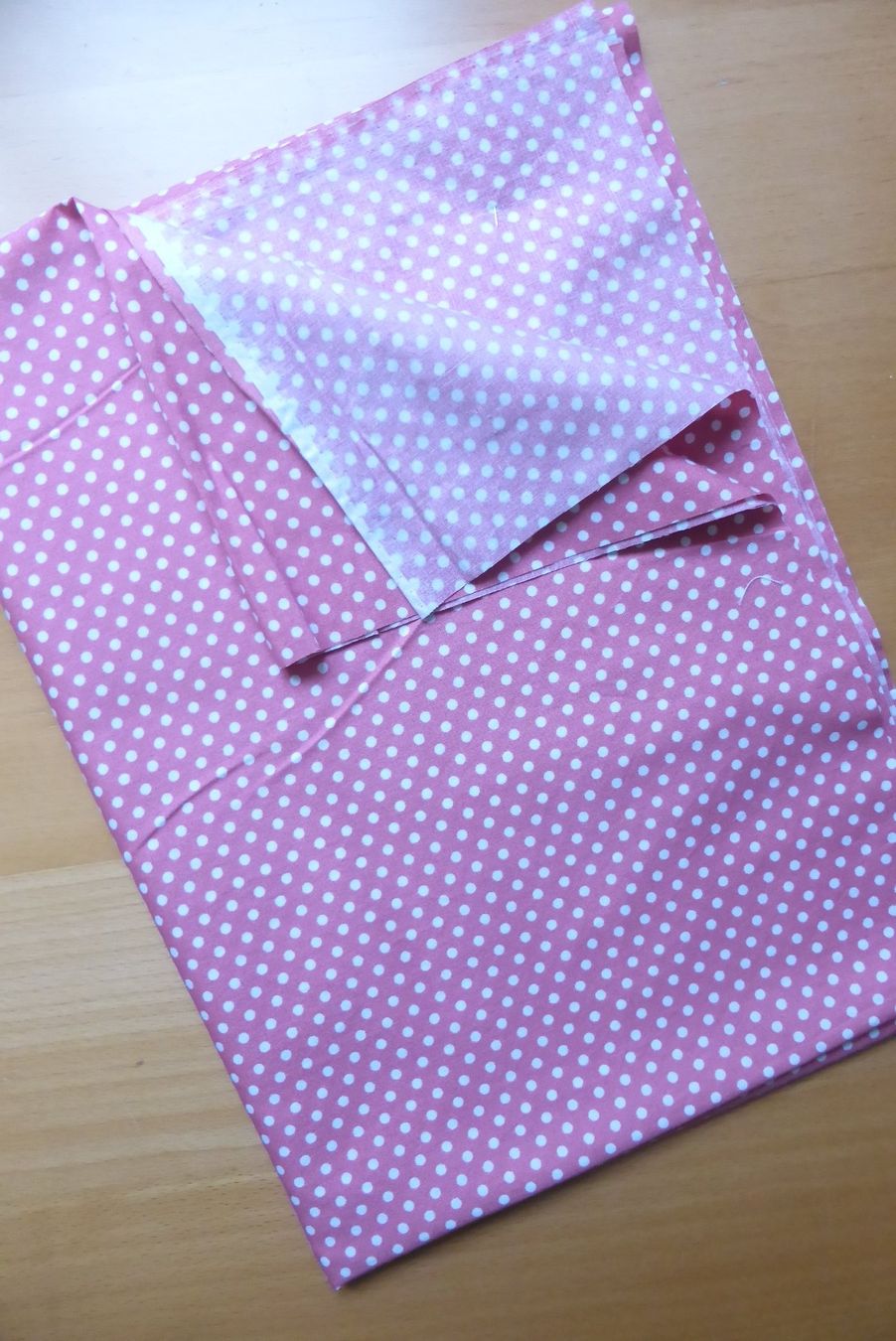 Tessuti: Patchwork - Restenstoff weisse Dots auf altrosa - 50 x 70 cm – Nuovo (secondo la descrizione) da Brunnadern venduto da pinkfaden