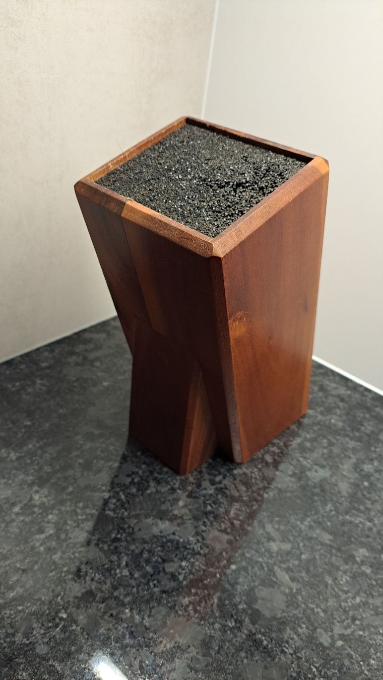 Couteaux: Messerblock Holz mit Universal-Einsatz gebraucht – D'occasion à Wattwil par weber61