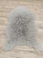 Flauschiger Teppich, Imitat Tierfell, grau beige