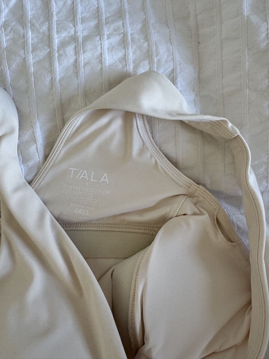Tops: Tala Top V-Ausschnitt – Neu (gemäss Beschreibung) aus Zürich von afcvx 2