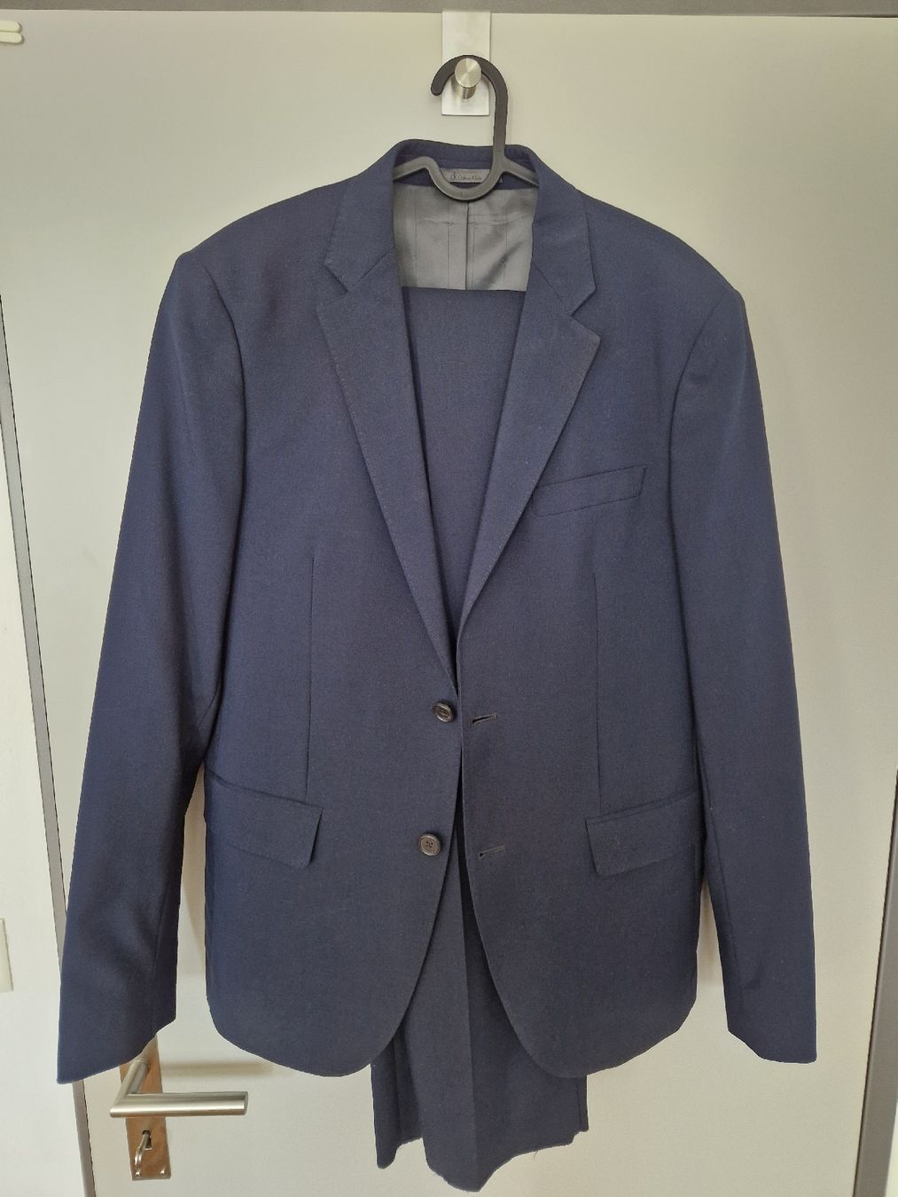 Calvin Klein Anzüge: Calvin Klein Anzug, Grösse 48, Dunkelblau – Gebraucht aus Chur von raguta 3