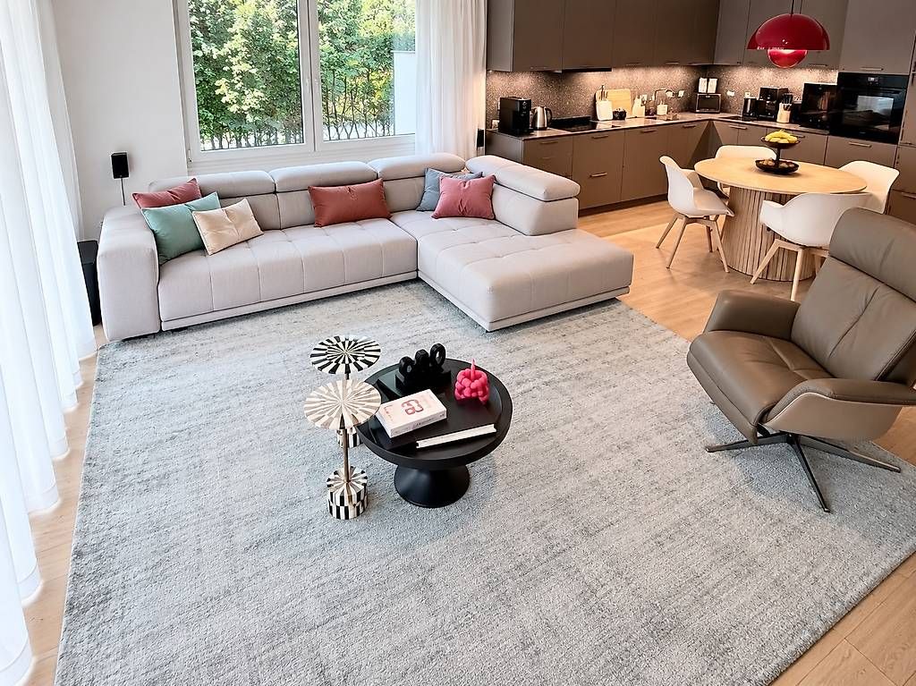 Sofas: Sehr schönes  Ecksofa Xora  301 × 207 cm  Hellgrau – Neu und originalverpackt aus Zürich von slo_k6ps