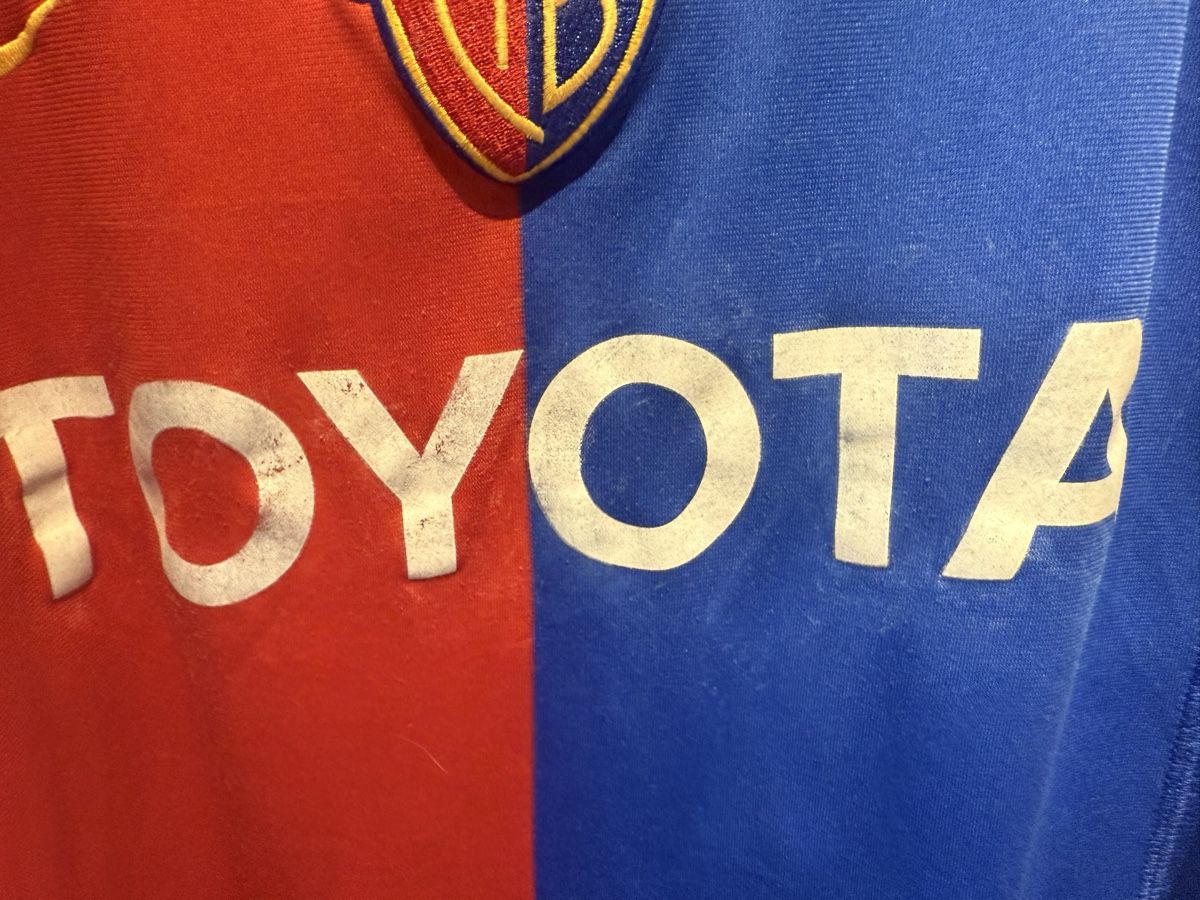 FC Basel Canottiere & Pantaloni: FC Basel Ivan Eric Trikot L – Usato da Basel venduto da Der_Bieter 2