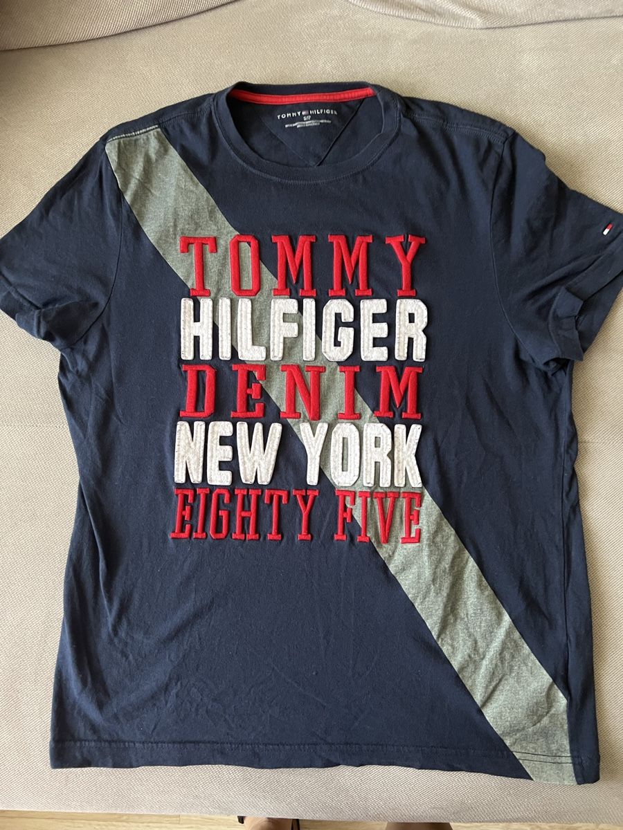 Tommy Hilfiger Camicie, T-shirt & Polo: Tshirt Tommy Hilfiger gr. S / M, 100% Baumwollen – Usato da Triesen venduto da bubita