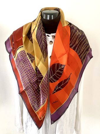 Elegantes Vintage Foulard 100% Silk 88×89 cm bunt gemustert