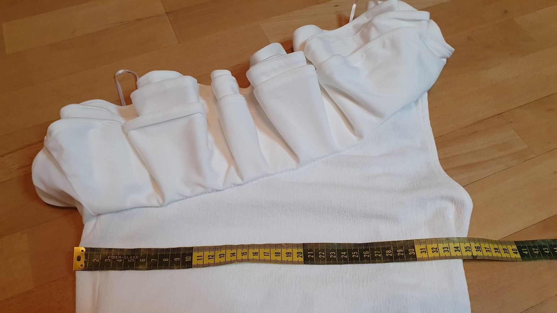 Top: Weisser Body mit Carmen-Ausschnitt Grösse S – Usato da Wald ZH venduto da CapLux 4
