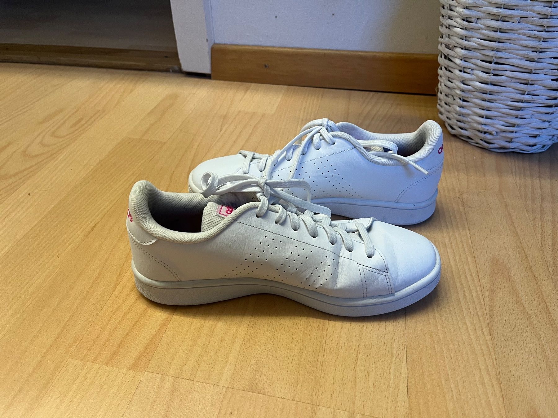 Damenschuhe: Sneaker Adidas, Grösse 39, getragen – Gebraucht aus Heerbrugg von R.St27 1