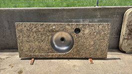 Granitabdeckung mit Spülbecken