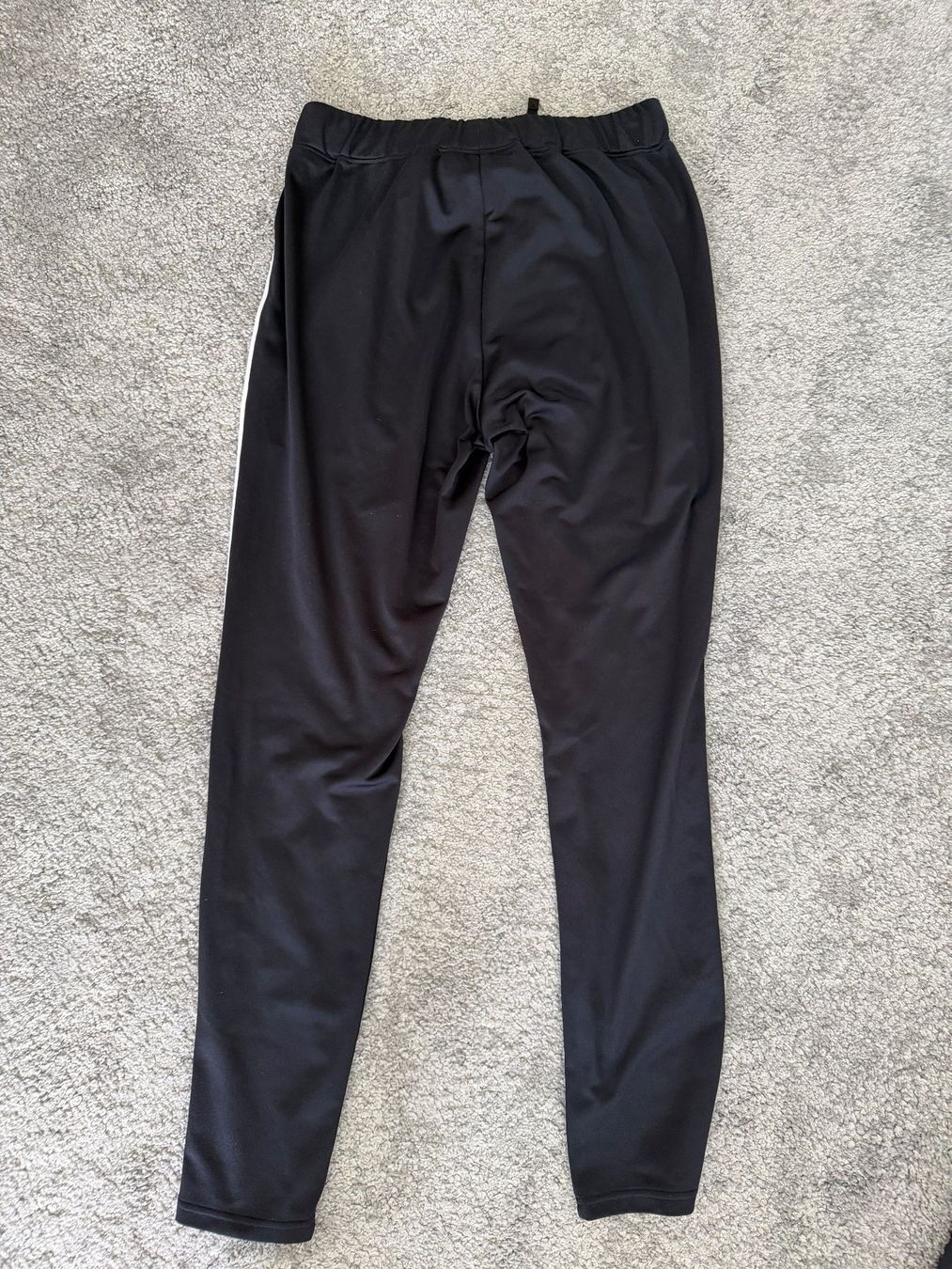Under Armour Pantaloni: Under Armour Rival Knit Jogginghose M Schwarz – Usato da Zürich venduto da TopElectronics 3
