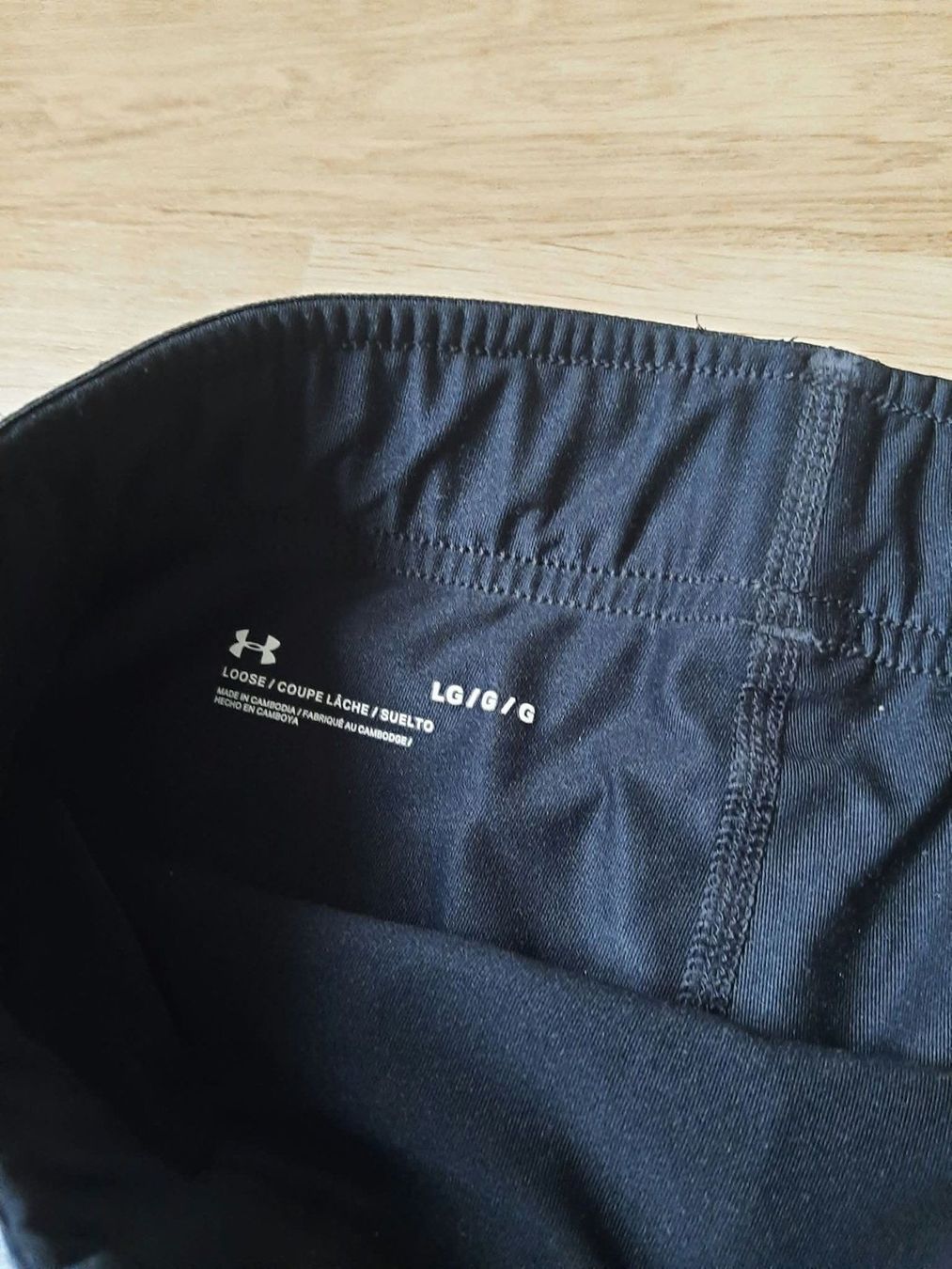 Pantaloni: Short de sport Under Armor – Usato da Neuchâtel venduto da col_6rbm 2