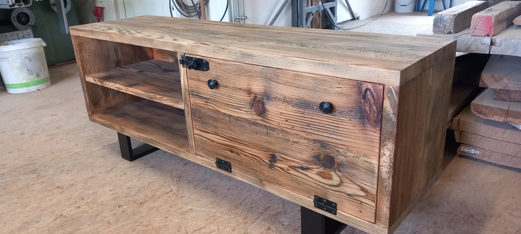 TV Möbel: Sideboard aus  Schweizer Altholz Fichte 160cm – Neu (gemäss Beschreibung) aus Altishofen von Rossi464 1