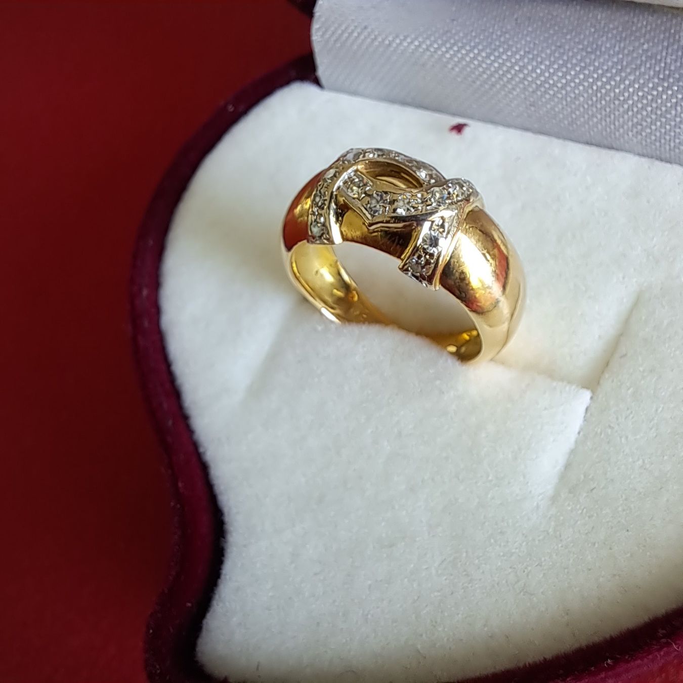 Ringe: Goldring mit kleinen Diamanten – Gebraucht aus Pfäffikon ZH von Valsangiaccomo 3