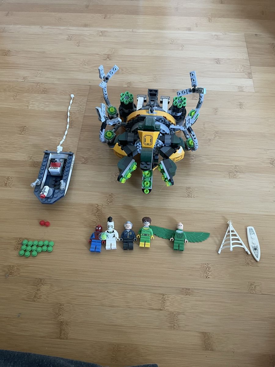 Lego Spielzeuge: Lego Spider-Man Doc 76059 Ock's Tentacle Trap – Gebraucht aus Staufen von nic_8g8z