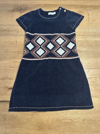 8J, 128, Orchestra Strickkleid