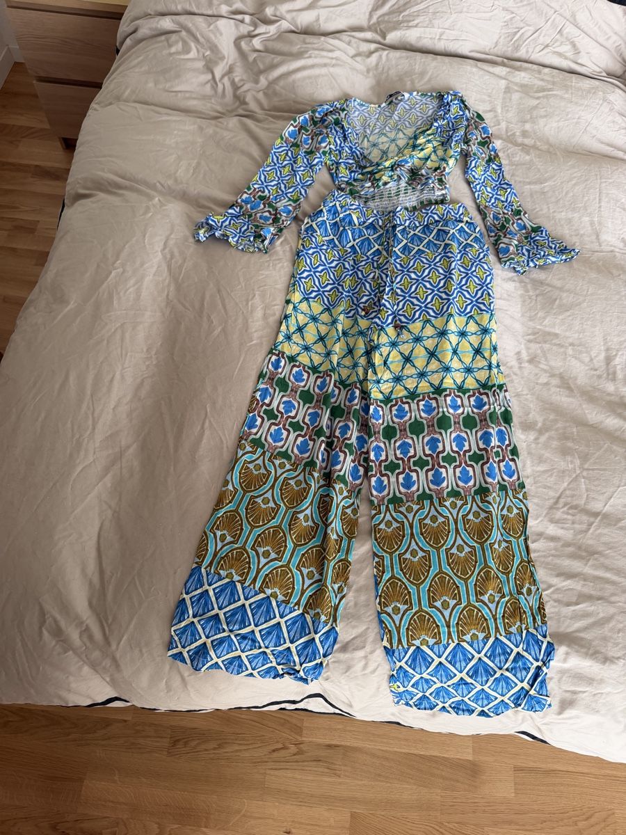 Zara Lotti di vestiti: Zara Summer Set Trousers and Blouse – Usato da Horgen venduto da Elizhadz 3