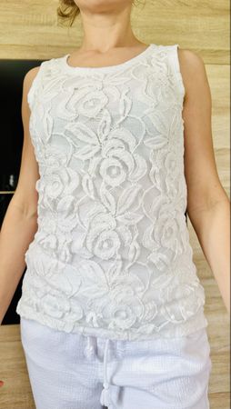 Top blanc en dentelle florale ajourée, T. XS-S. 100%cotton