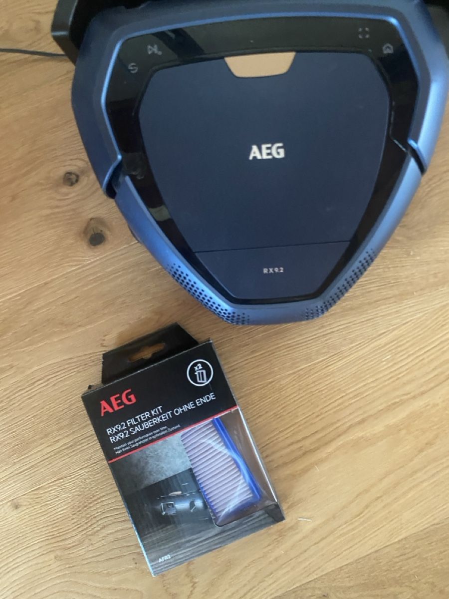 AEG Aspirapolveri & Accessori: AEG RX 9.2 Staubsauger Roboter – Usato da Hittnau venduto da Kevlaar 1