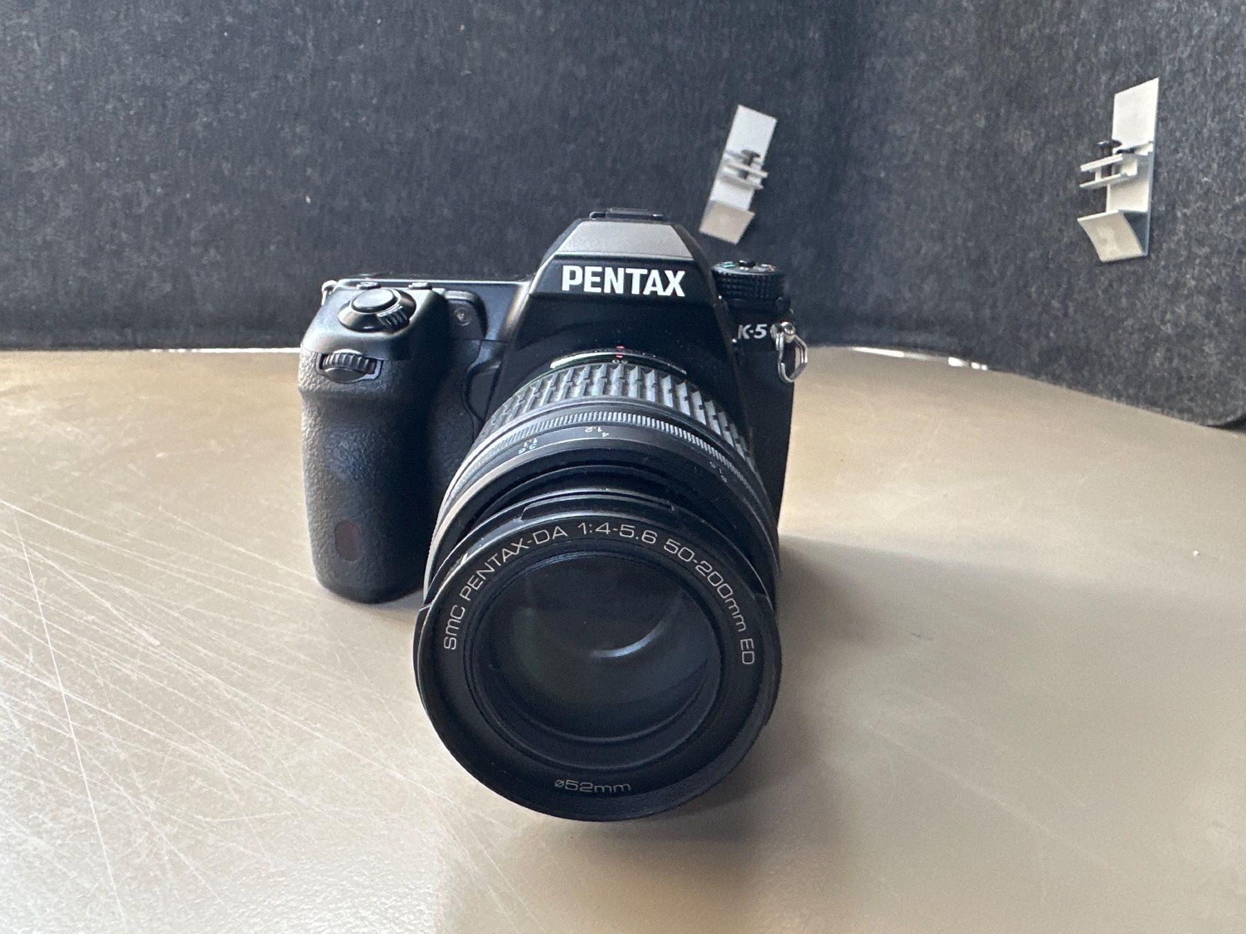Pentax Fotocamera: Pentax K5 Mit Zoom 50-200mm – Usato da Brügg BE venduto da TSP02