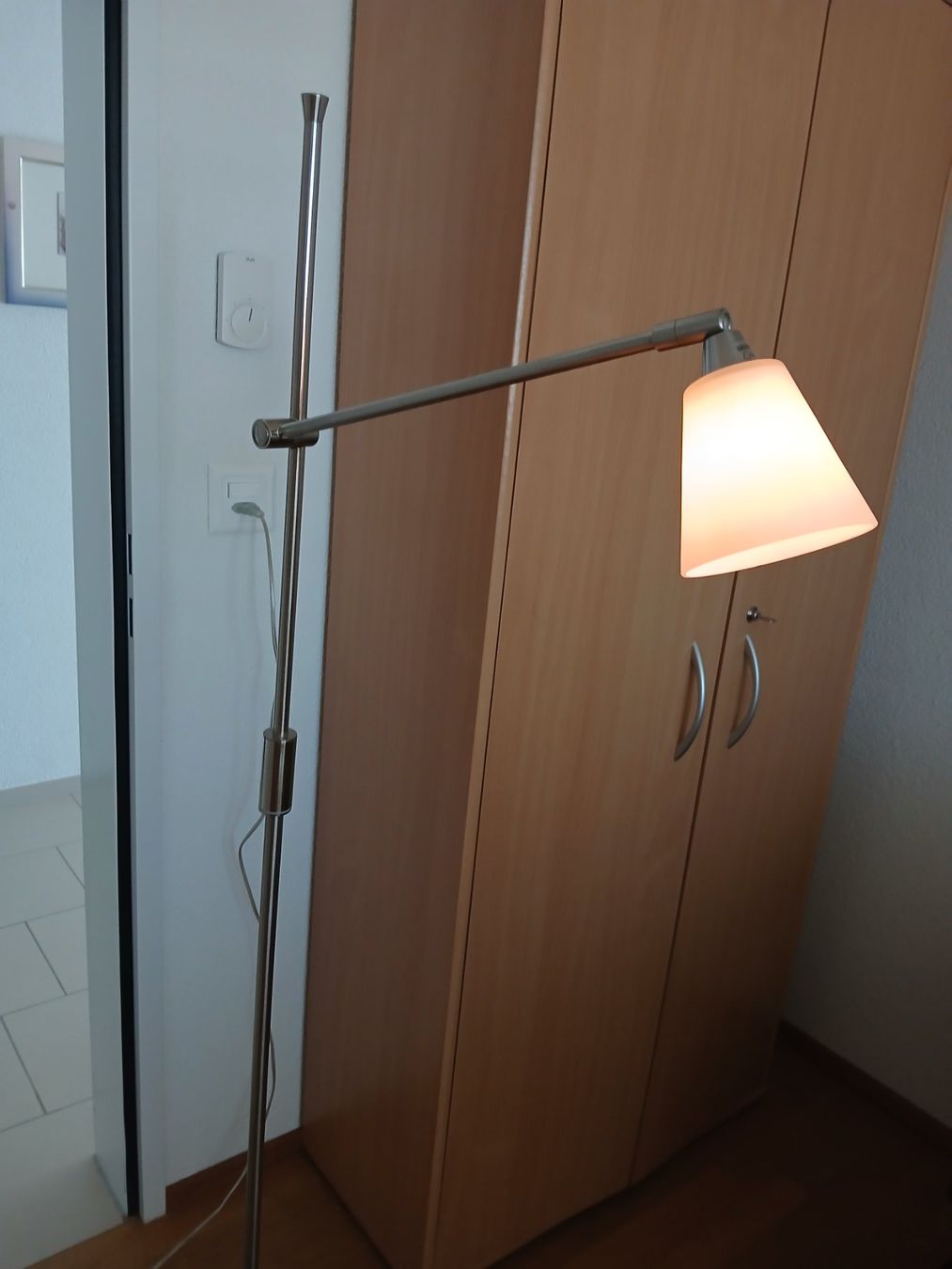 Lampade: LED Stehleuchte / Stehlampe - silber, dimmbar, 140 cm – Usato da Greifensee venduto da wil_6qmz 2