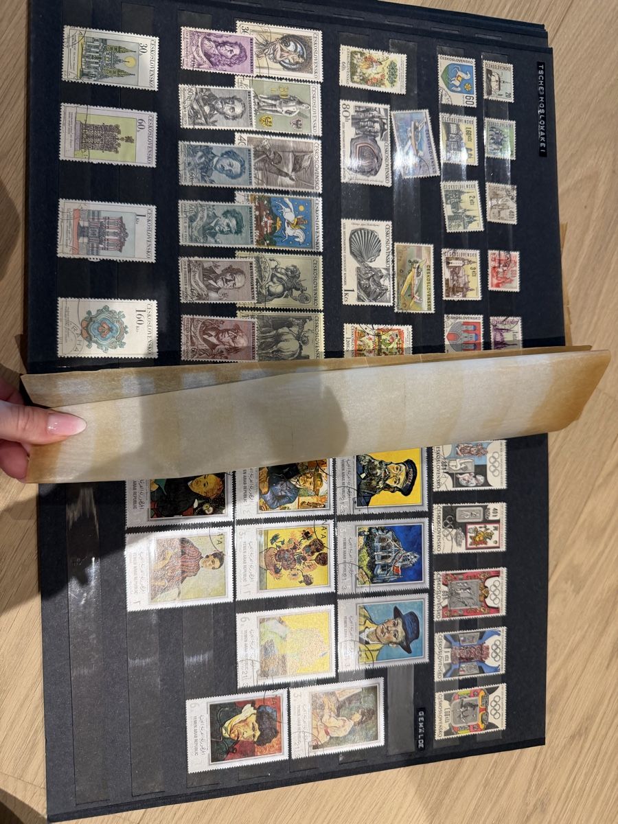 Tutti i francobolli: Stamp Album with Various Stamps – Usato da La Tour-de-Peilz venduto da HOTMI00 6