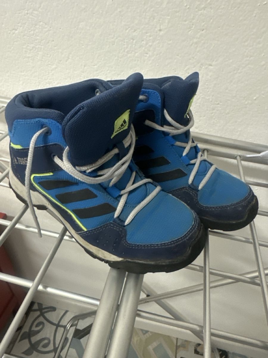 Adidas Chaussures garçon: Adidas terrex 33 – D'occasion à Bosco Luganese par sue_wrg2