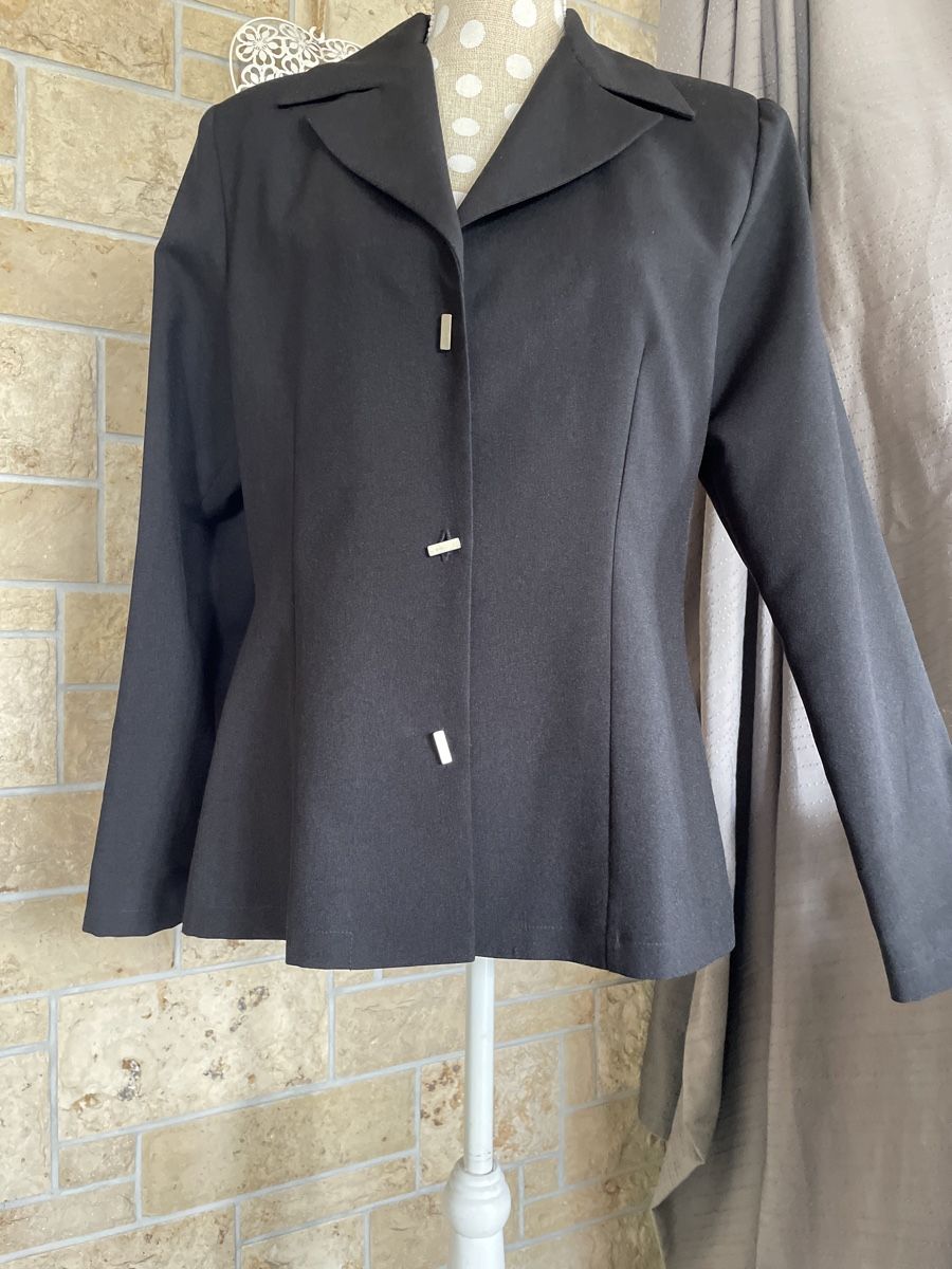 Giacche: Sergio Donna Blazer Schwarz Gr. 42 Elegant – Usato da Henggart venduto da Engelsi 2