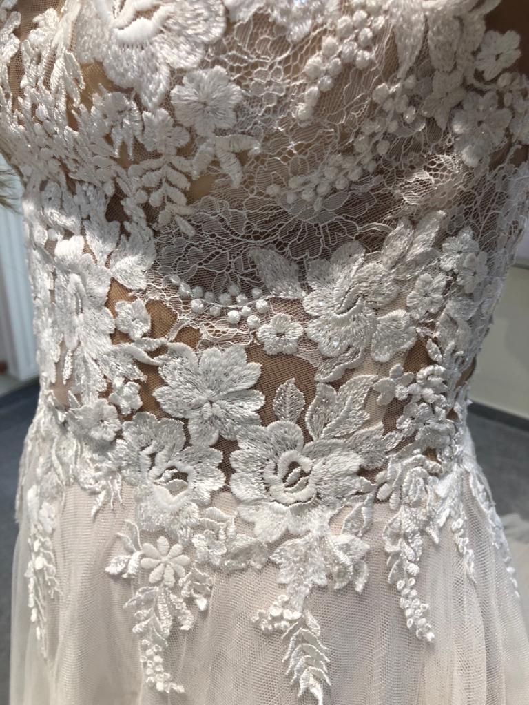 Vestiti: Ungetragenes Brautkleid Grösse 38 – Nuovo e nell'imballaggio originale da Villmergen venduto da VNY 3