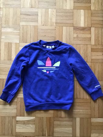 Adidas Pullover, Grösse 116.