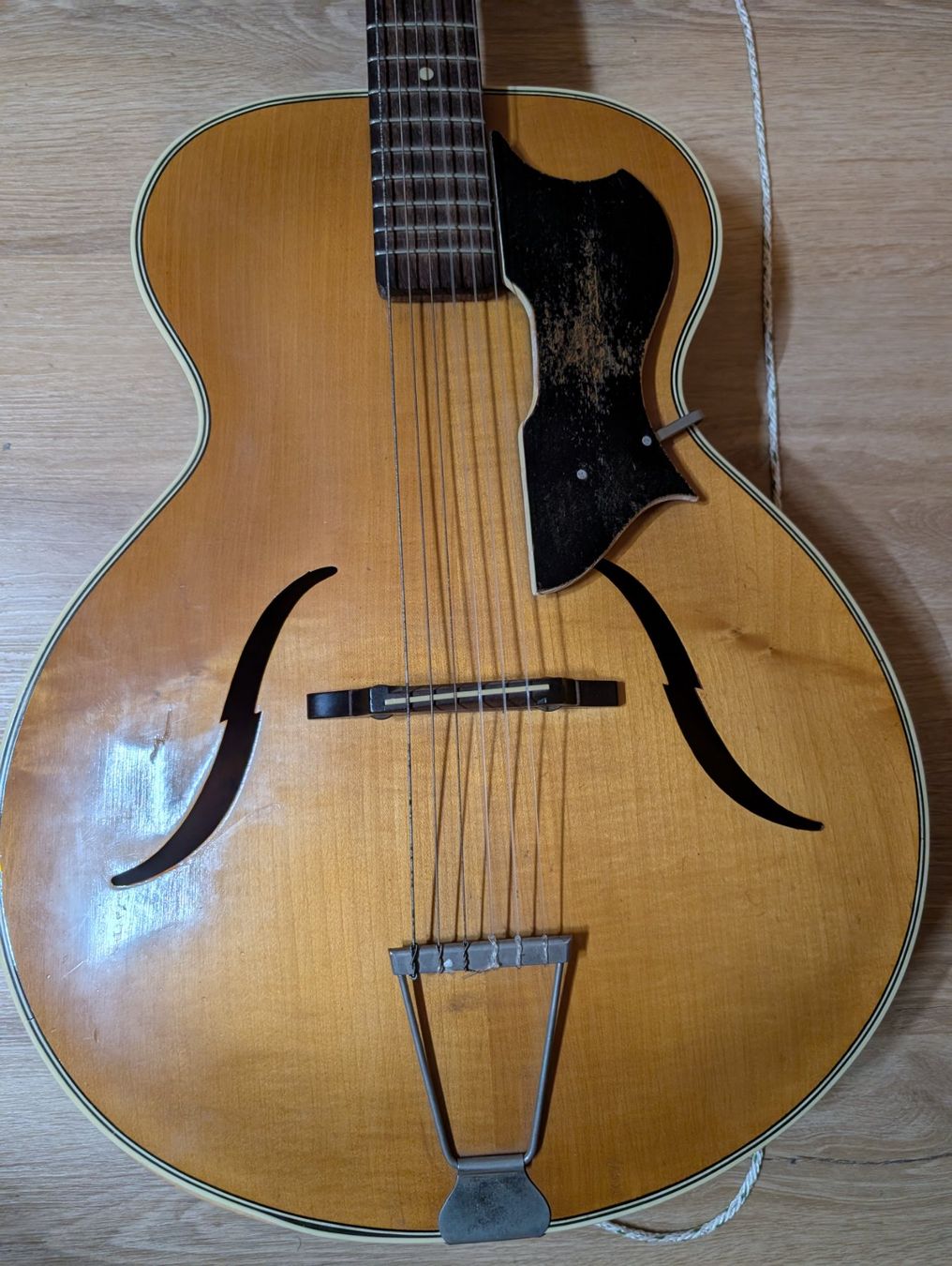 Instruments de musique: Jazzgitarre Harmony gebraucht – D'occasion à Luzern par Masch3 1