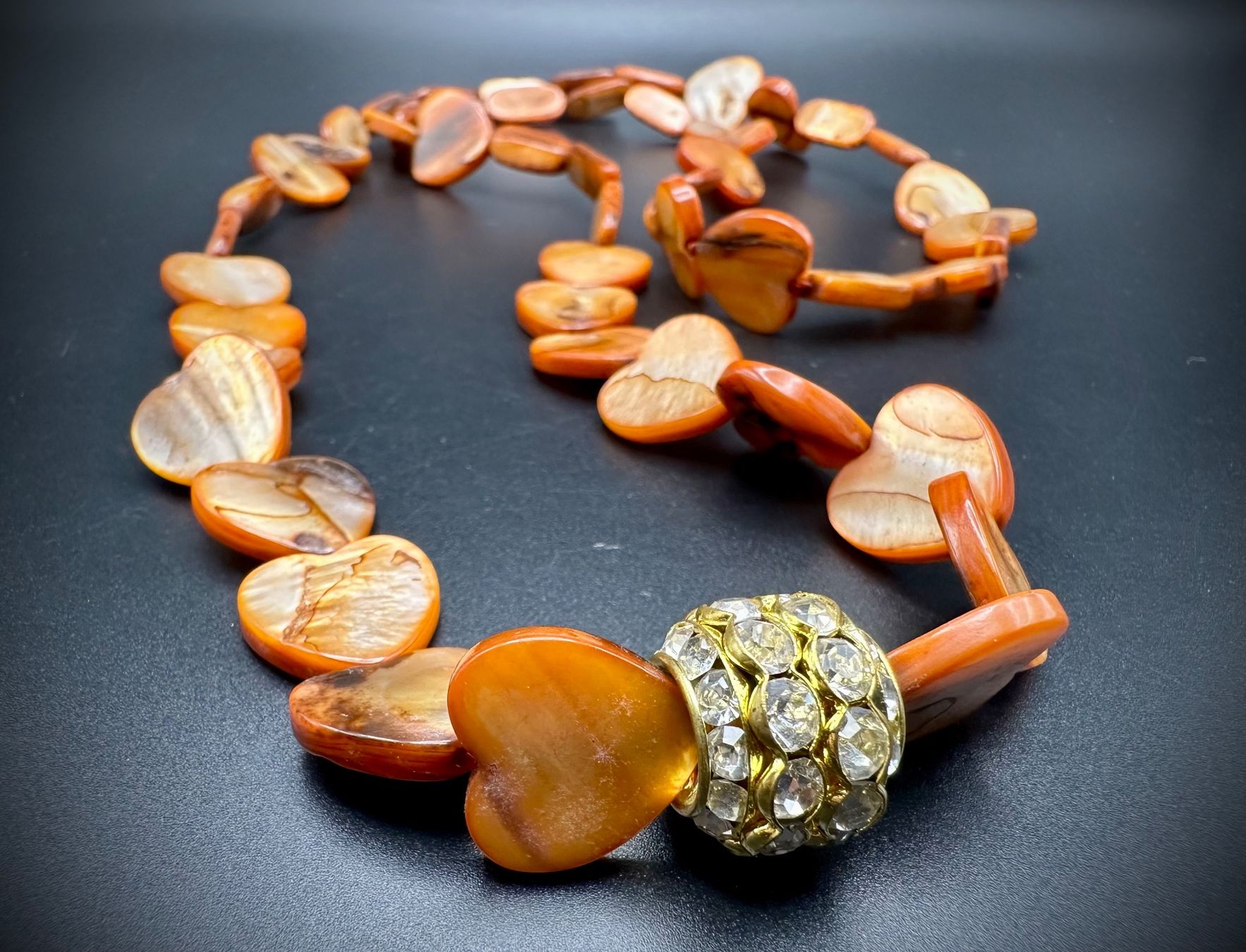 Catenine: Orange/braune Perlmutt Halskette – Nuovo (secondo la descrizione) da Lamone venduto da LaCantinaMagica 2