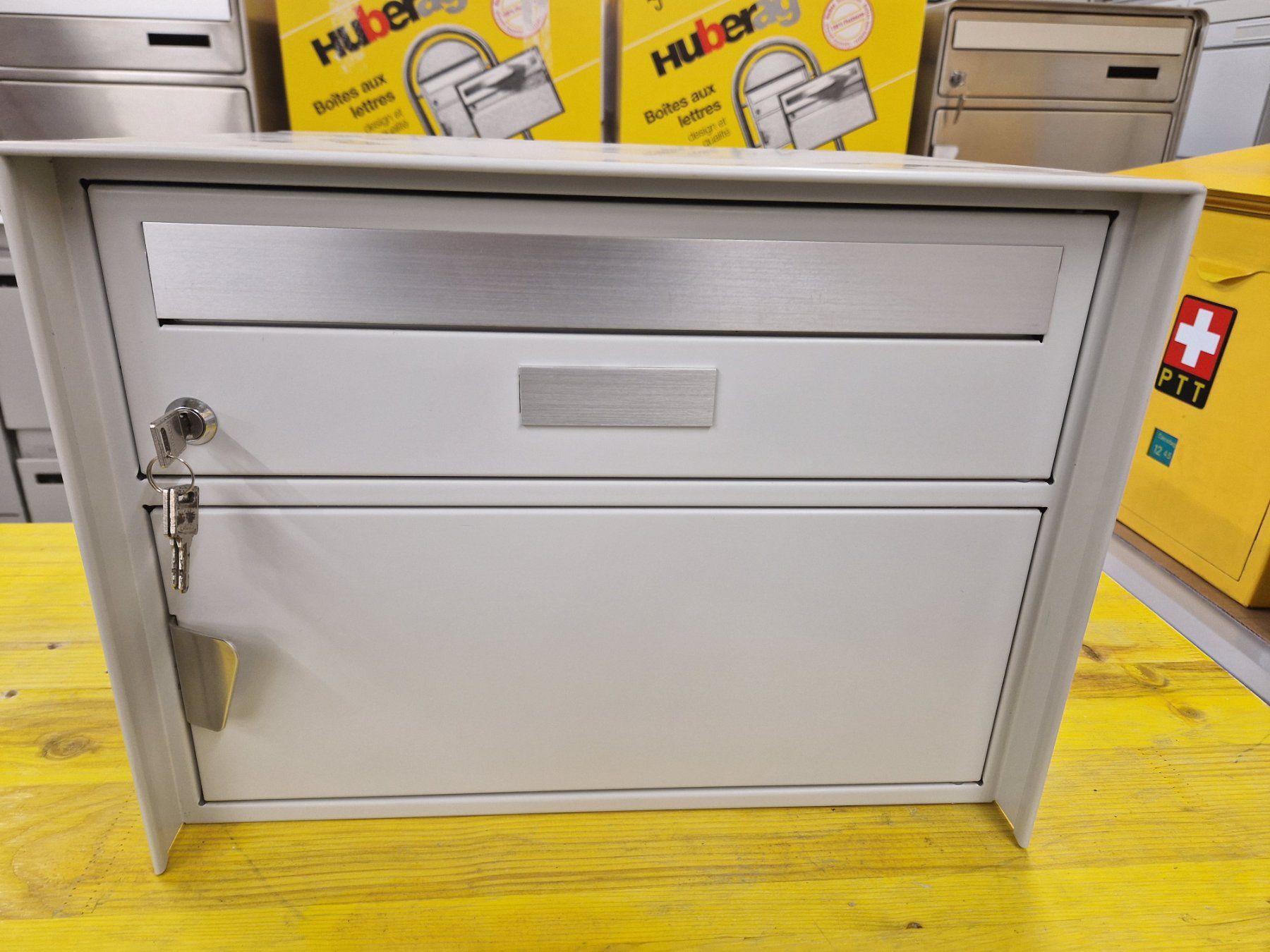 Sonstiges für Haushalt & Wohnen: Briefkasten ( Huber ) – Gebraucht aus Wiler b.Utzenstorf von bamaa-shop 1