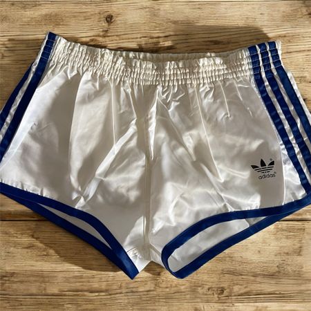 ADIDAS 80er Retro Shorts „NEU“ Gr.5 / S Designklassiker Rare