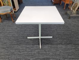 Schaffner Tisch weiss Metall, quadratisch 70x70 cm, klappbar