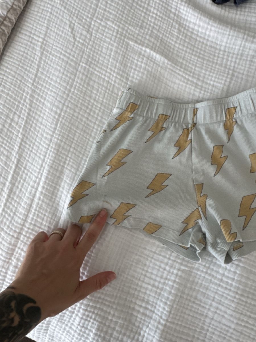 Tinycottons Pantalons: Tiny Cottons Shorts 4 Jahre – D'occasion à Ittigen par MOVIN20 3