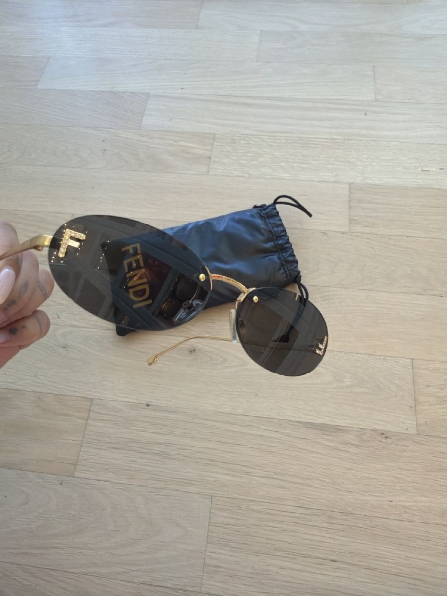 Occhiali & Lenti: Fendi Rimless FF Logo Sunglasses Gold/Black – Nuovo (secondo la descrizione) da Effretikon venduto da MaisonNade 3
