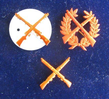 Schweizer Armee Placchette & Badge: LOT: 23 X Militaria - Batten - Abzeichen - siehe scan – Usato da Luzern venduto da Horoskop1 2