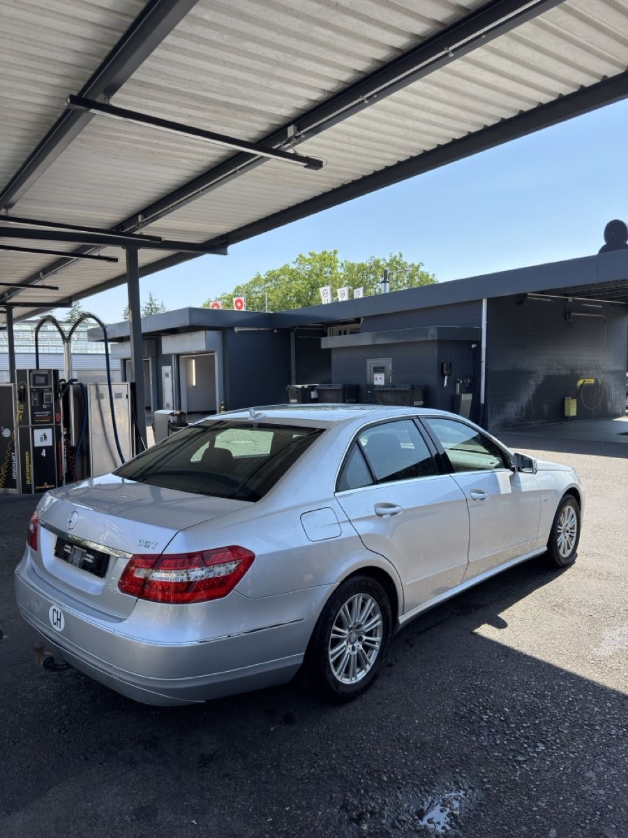 Mercedes-Benz Automobili: Mercedes E 200 NGT – Usato da Bünzen venduto da Werner16 2