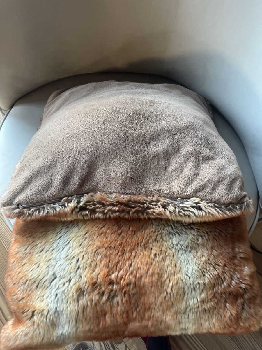 Kissen: 2 fur pillows cm 40x 45 with lining – Gebraucht aus Rüschlikon von ant_5v7g 2