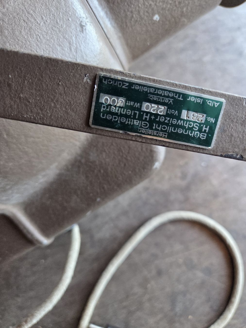 Lampade: Bühnenscheinwerfer – Usato da Herisau venduto da Strahlkraft 3