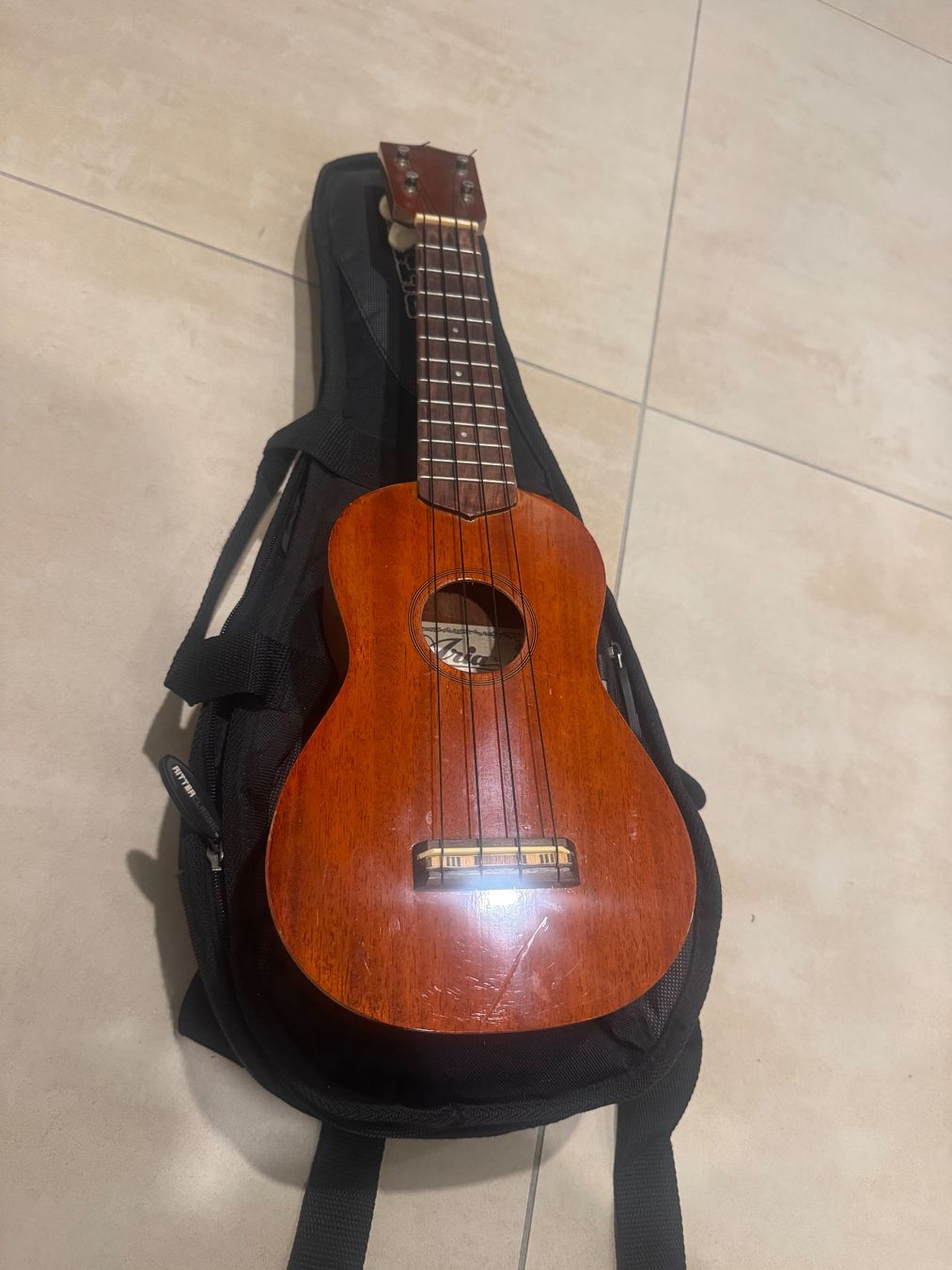 Musikinstrumente: Aria AU-120 Ukulele – Gebraucht aus Zürich von Drex47 1