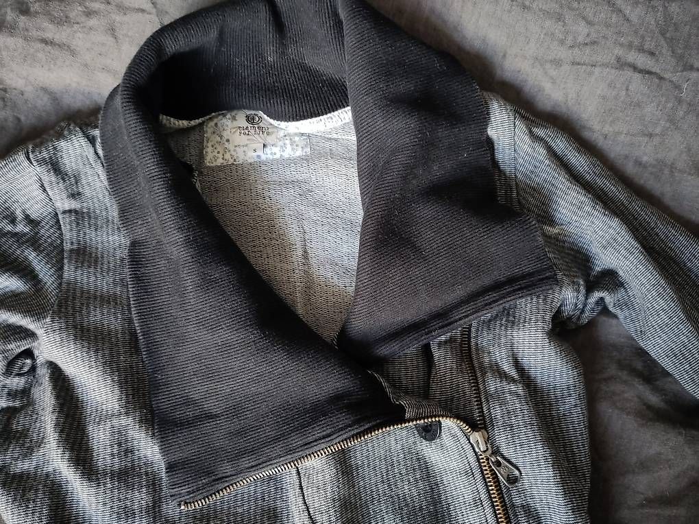 Maglioni & Felpe: Origineller Pullover mit coolen Details in schwarz-grau – Usato da Zürich venduto da brendlerb 2