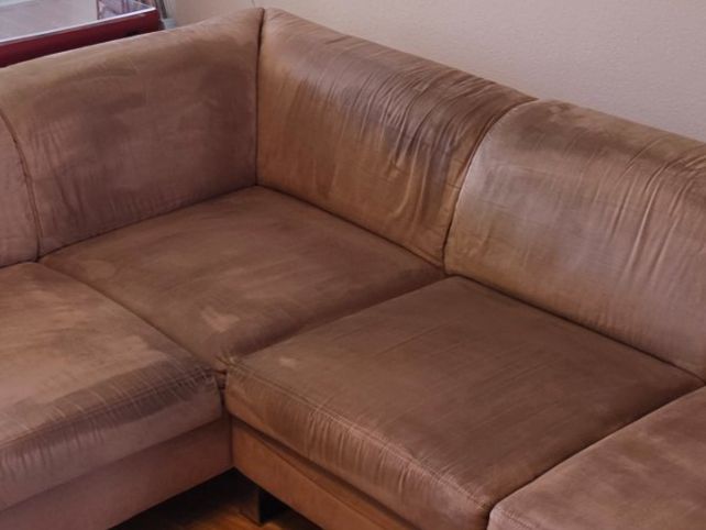 Sofas: Hochwertige Eckcouch / Sofagarnitur in Beige inkl. Hocker – Gebraucht aus Möhlin von Azbi 3