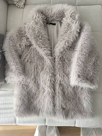 Zara Mantel