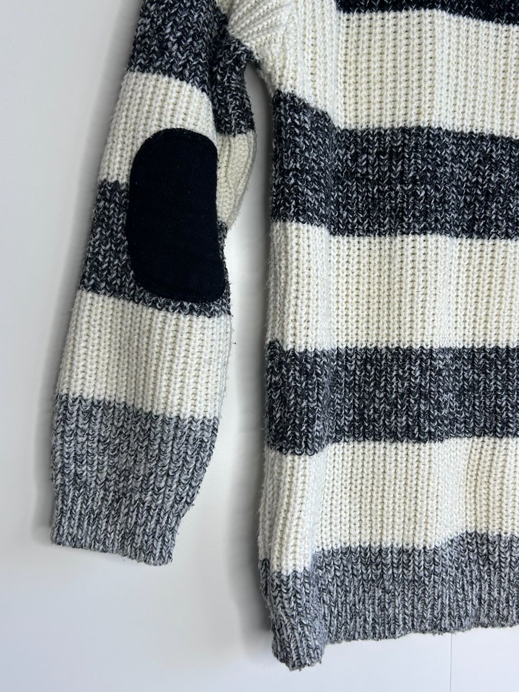 Primark Maglioni & Felpe: Primark Jumper with Stripes – Usato da St. Gallen venduto da look-twice 3