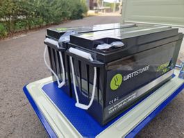 2x Wattstunde LIX 200 LT LiFePO4 Batterien 12.8V 200Ah
