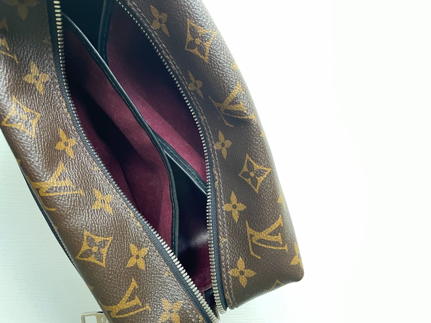 Louis Vuitton Kosmetikkoffer: Trousse de toilette Louis Vuitton – Gebraucht aus Neuchâtel von JMOL 8