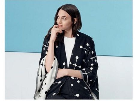 UNIQLO SPRZ NY x Eames Cape / Poncho mit Retro-Print